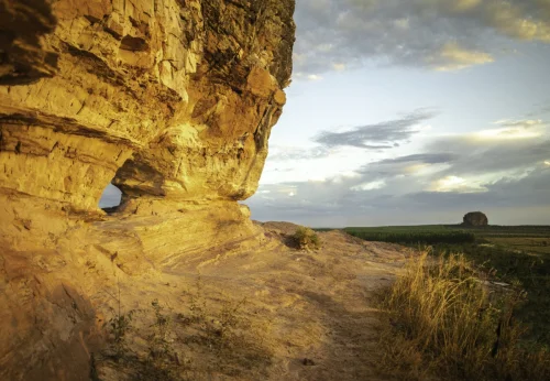 Pedra Furada no Jalapão foi esculpida por água da chuva e sol, diz geólogo