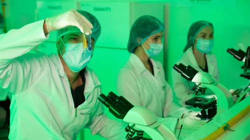 Brasileiros buscam Medicina na UNISUD no Paraguai após críticas à formação no Brasil