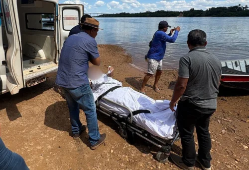 Ponte interditada no TO força transporte de pacientes de barco em travessia improvisada