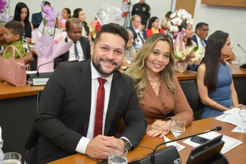 Vereador Rubens Uchôa presta homenagem à Dra. Angélica Maia em alusão ao Dia da Mulher