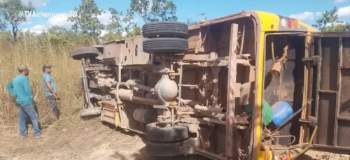 Acidente com ônibus escolar no Tocantins deixa um morto e 14 feridos