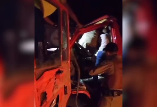 Acidente na BR-153 entre caminhões deixa um morto e dois feridos no Tocantins