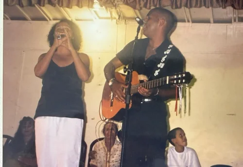 Rick: de menino da roça a ícone sertanejo, a trajetória do cantor