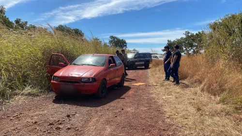 Dois homens são encontrados mortos com marcas de tiros dentro de carro em Palmas