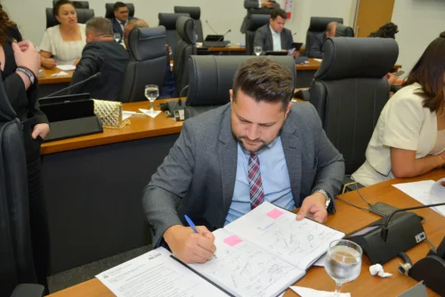 Vereador acompanha recapeamento asfáltico com CBUQ no Bertaville em Palmas