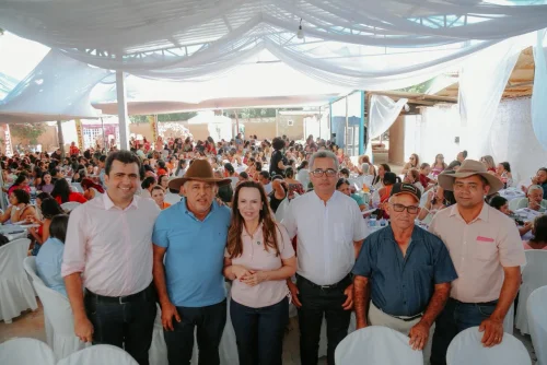 Dorinha participa de Festa das Mães em Axixá e Lizarda com apoio de lideranças políticas</title>