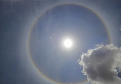 Halo solar colorido é registrado no interior do Tocantins; entenda o fenômeno