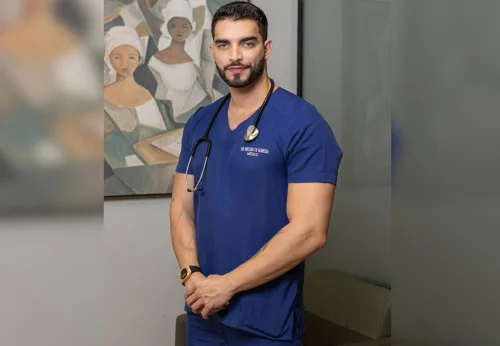 Médico que viralizou como 'bonitão' pretende seguir carreira no Tocantins após repercussão