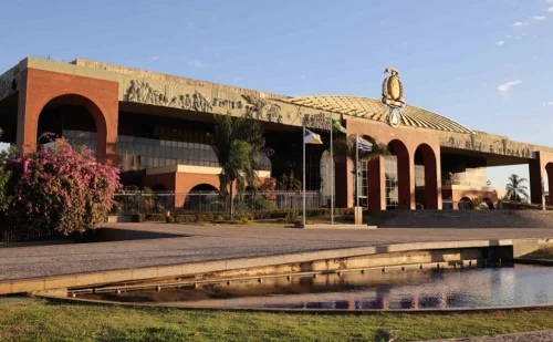 Governo do Tocantins publica ata para locar 17 veículos por R$ 4,3 milhões