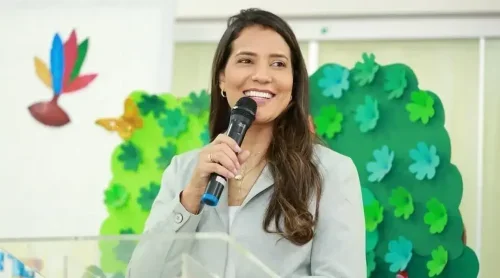 Vereadora Débora Guedes troca Podemos pelo PL em reconfiguração política em Palmas